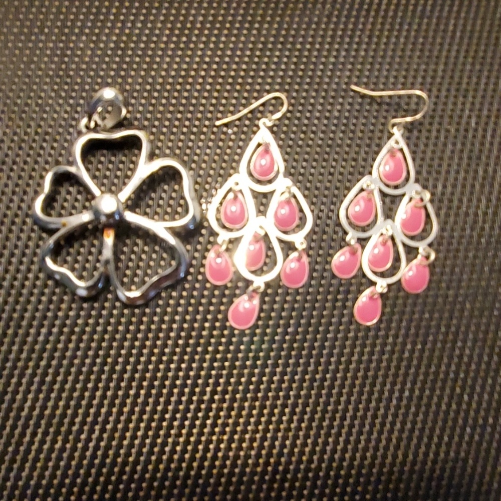 Lia Sophia pendant, warrings with pear drop pink
